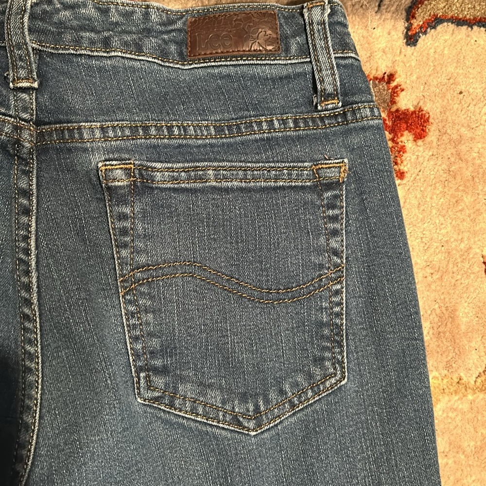 Lee Women’s Natural Bootcut Jeans Mid-Rise Like new condition Size 8 Petite - Picture 3 of 11